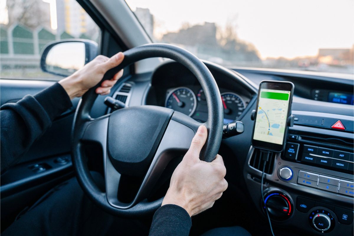 Del “confía en mí” al “recalculando”: GPS, teléfono y coche sin dramas