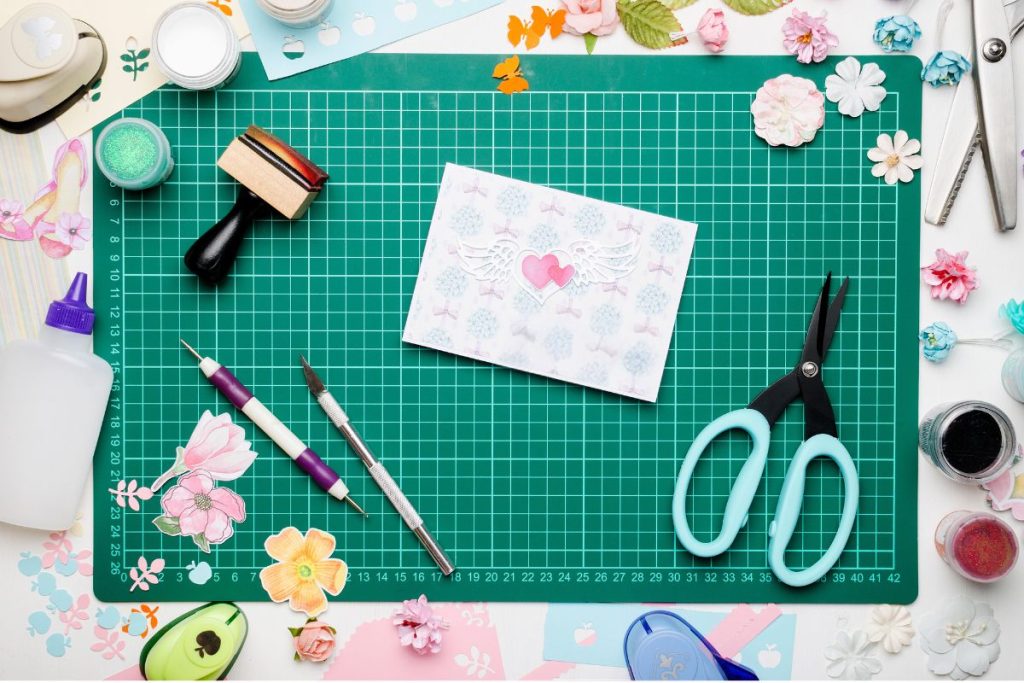 Materiales para hacer álbumes de recortes.