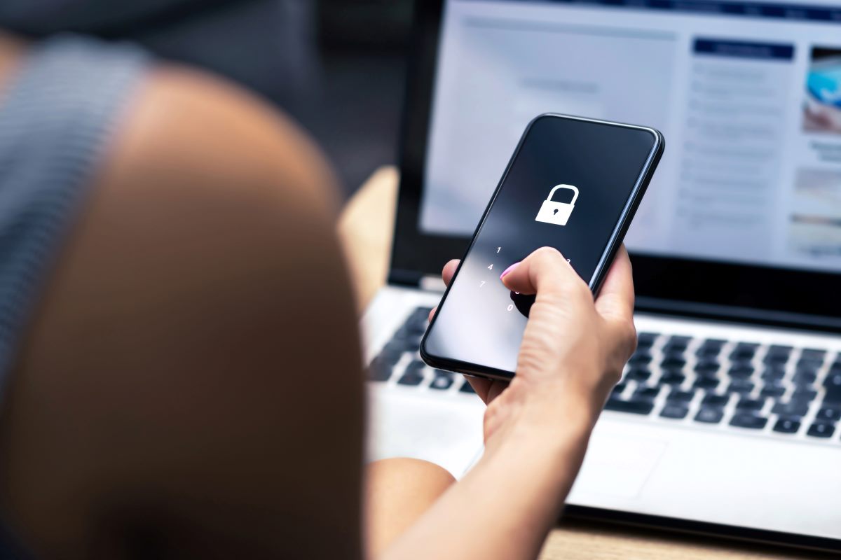 Piensa en la ciberseguridad